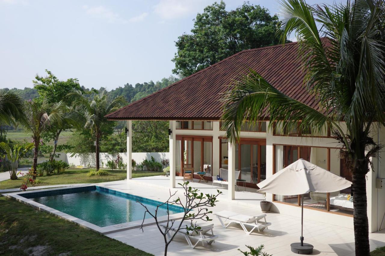 Villa Meranti - Spacious Private Pool Villa ปันไตเจอนัง ภายนอก รูปภาพ