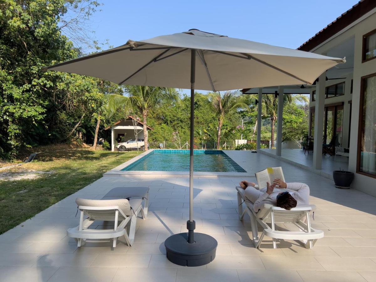 Villa Meranti - Spacious Private Pool Villa ปันไตเจอนัง ภายนอก รูปภาพ